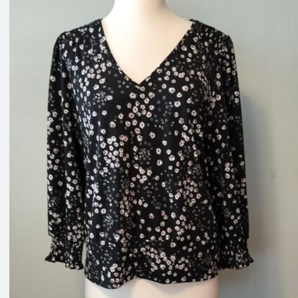 Karl Lagerfeld Paris Vneck top